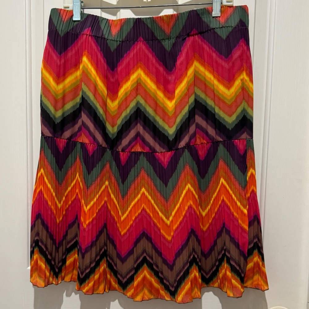 Multi colored fully lined sheer skirt